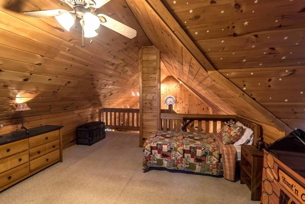 Private Creekside Cabin+Hot Tub,Pool Table, & Pets إليجاي المظهر الخارجي الصورة