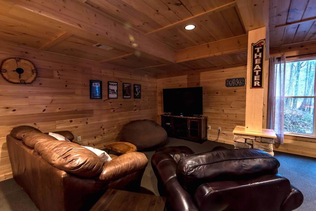 Private Creekside Cabin+Hot Tub,Pool Table, & Pets إليجاي المظهر الخارجي الصورة