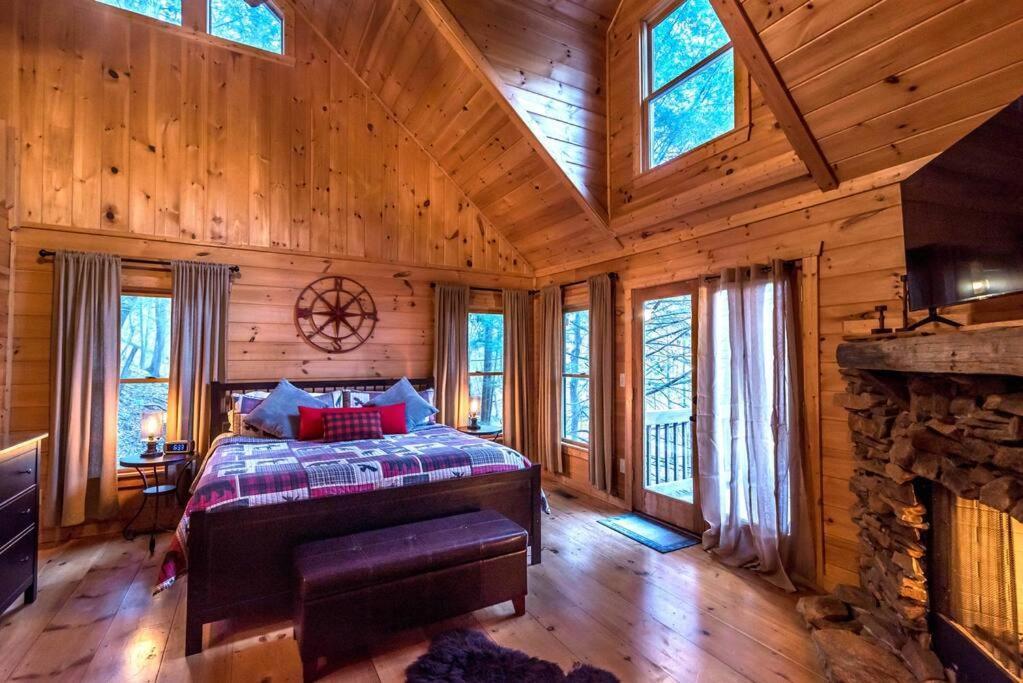 Private Creekside Cabin+Hot Tub,Pool Table, & Pets إليجاي المظهر الخارجي الصورة