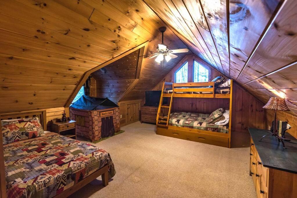 Private Creekside Cabin+Hot Tub,Pool Table, & Pets إليجاي المظهر الخارجي الصورة