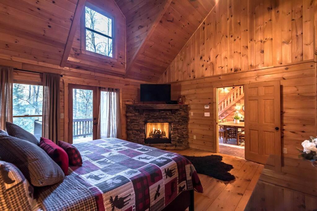 Private Creekside Cabin+Hot Tub,Pool Table, & Pets إليجاي المظهر الخارجي الصورة