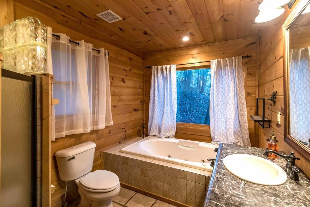 Private Creekside Cabin+Hot Tub,Pool Table, & Pets إليجاي المظهر الخارجي الصورة