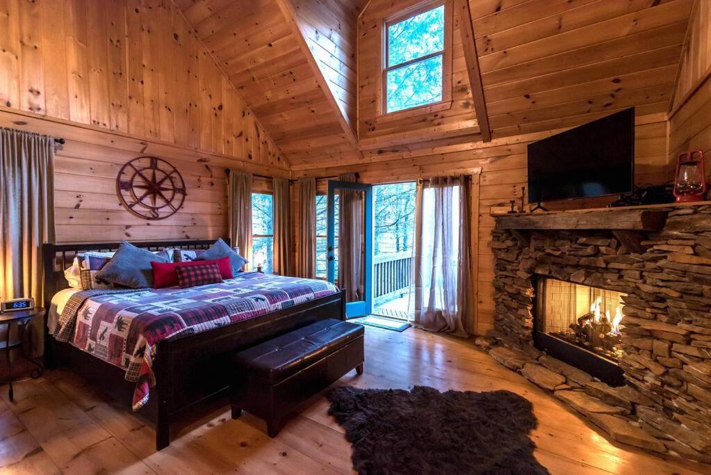 Private Creekside Cabin+Hot Tub,Pool Table, & Pets إليجاي المظهر الخارجي الصورة