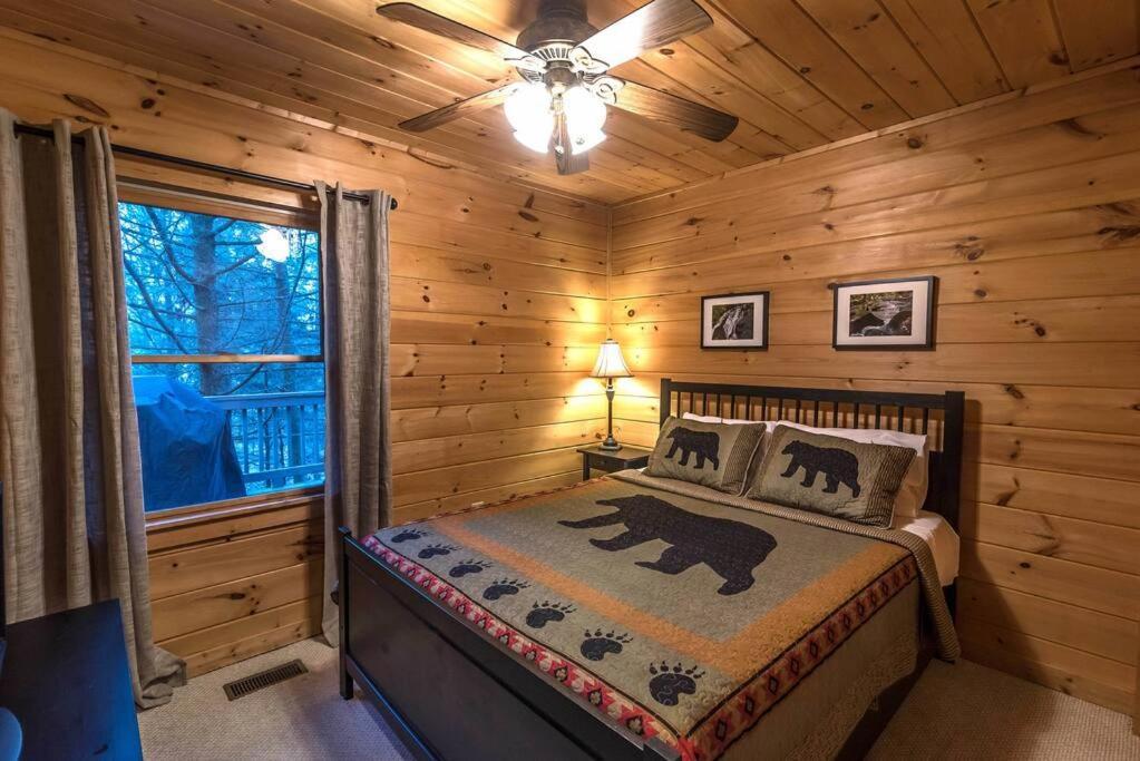 Private Creekside Cabin+Hot Tub,Pool Table, & Pets إليجاي المظهر الخارجي الصورة