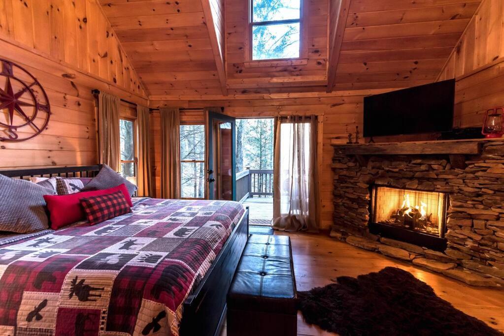 Private Creekside Cabin+Hot Tub,Pool Table, & Pets إليجاي المظهر الخارجي الصورة