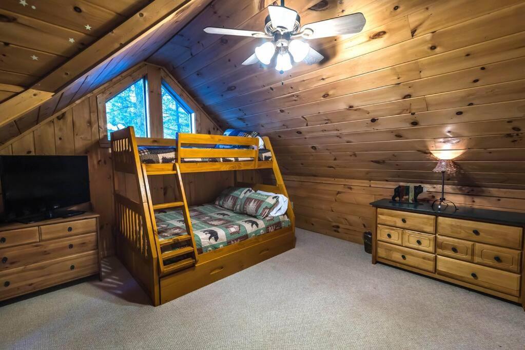 Private Creekside Cabin+Hot Tub,Pool Table, & Pets إليجاي المظهر الخارجي الصورة
