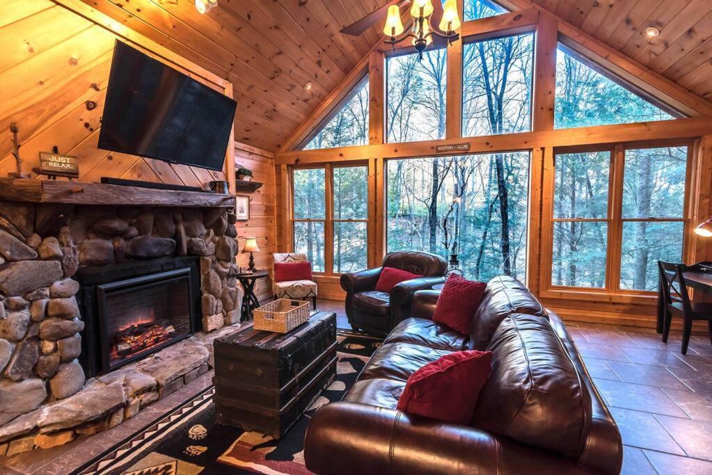 Private Creekside Cabin+Hot Tub,Pool Table, & Pets إليجاي المظهر الخارجي الصورة